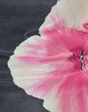 Nero con fiore rosa acquerellato