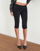 Immagine dei pantaloni Chantira Fold Over Capri in nero Slinky
