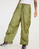 immagine del pantalone con paracadute in sottaceto