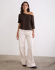 Immagine di Daman Off Shoulder Basic Top in Chocolate Brown