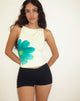 Immagine di Dudley Gilet Top in Buttermilk con fiore dipinto in blu