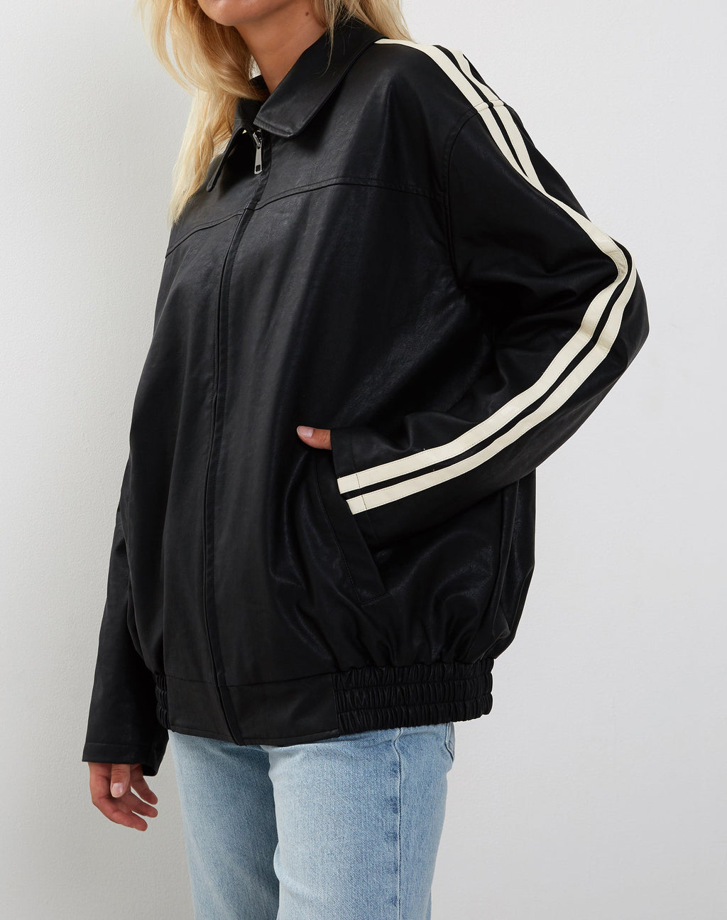 Giacca Javana con zip in PU nero con righe beige