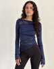 Immagine di Lucca - Top a manica lunga in pizzo sottile blu navy