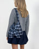 Immagine della borsa Nagi in tartan blu scuro