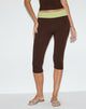 Immagine di Vivah Fold-over Capri in marrone cioccolato con rilegatura in pistacchio