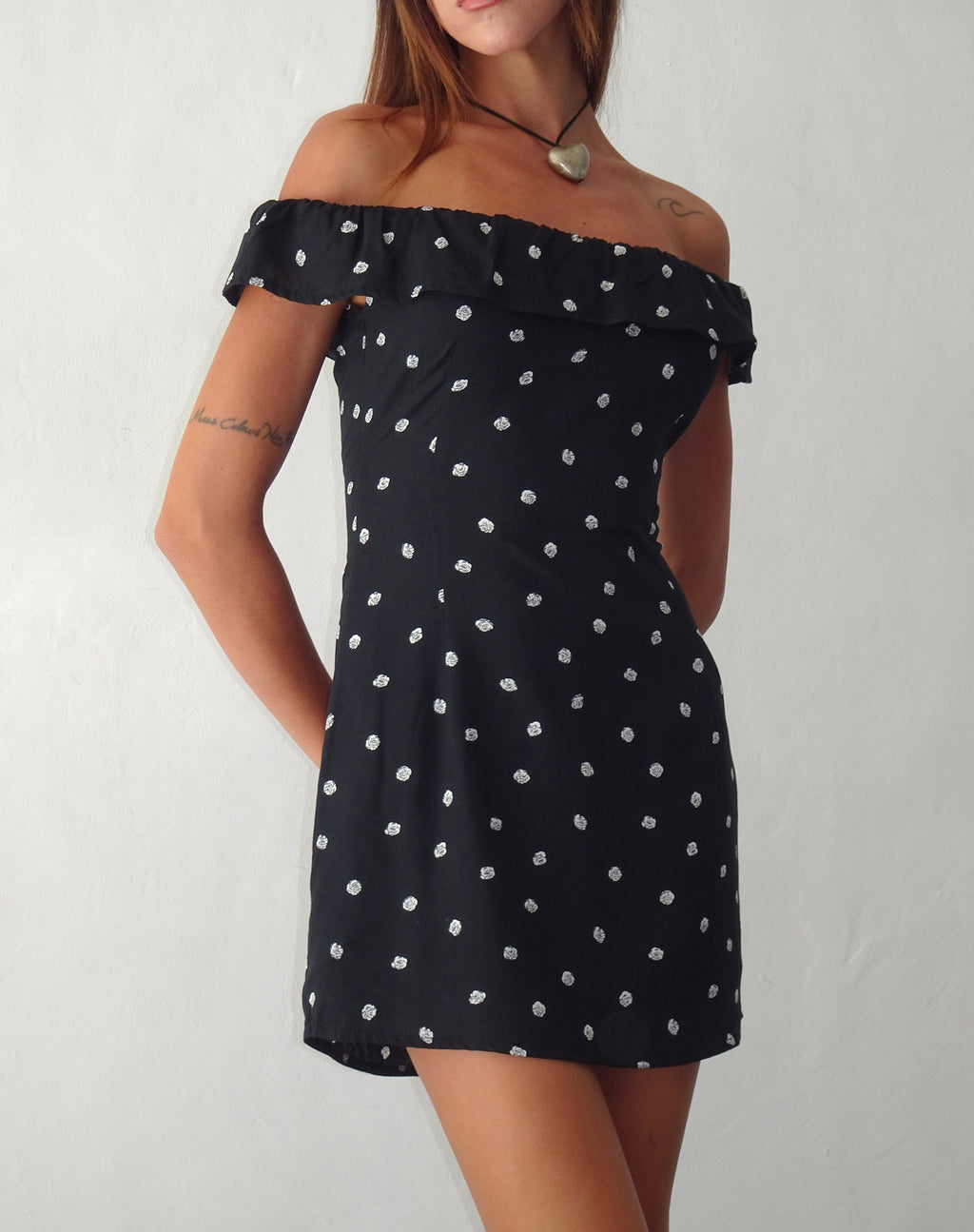 Mini abito Yudia Bardot in Ditsy Rose Nero