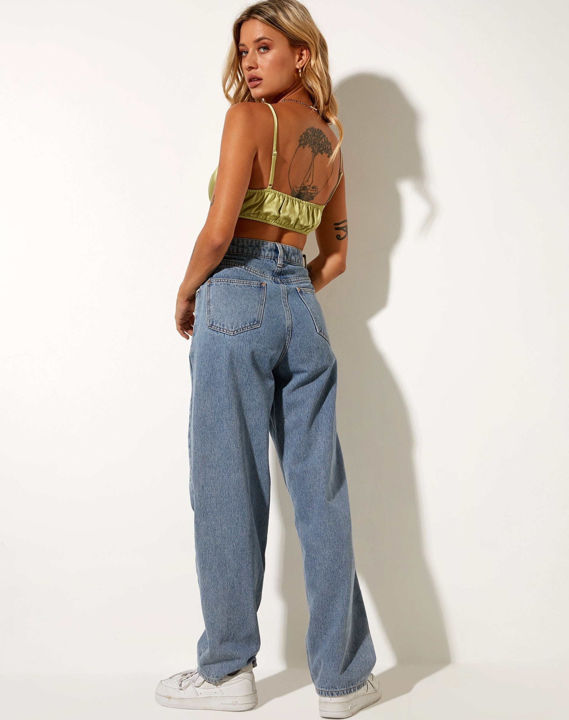 Immagine di Arona Bralet Top in raso verde nilo