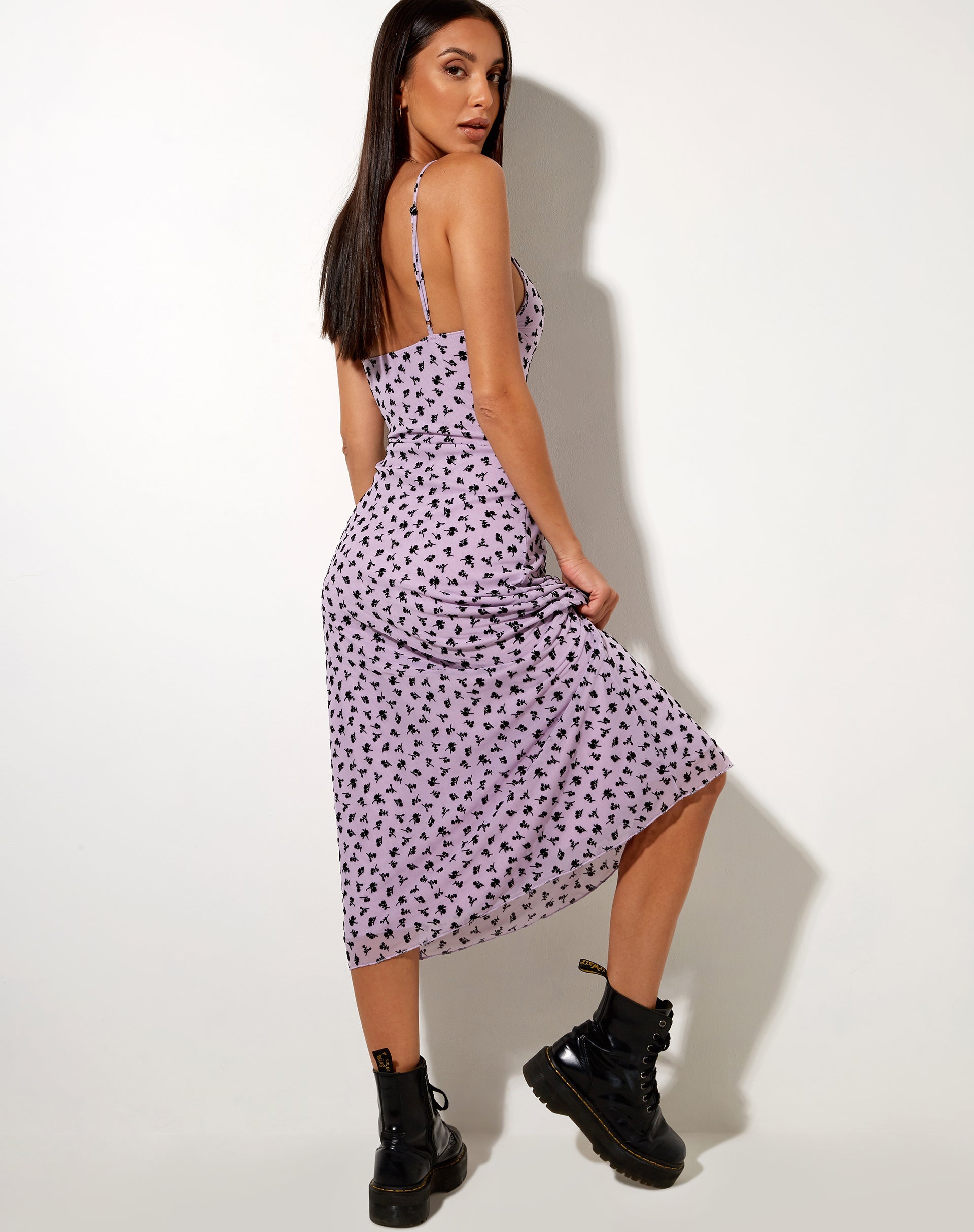 Immagine di Cotina Midi Dress in Lilac Flower Buds Black Flock