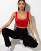 Immagine del top Gladis in rosso satinato