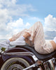Immagine di Bianca Culotte Trouser in stile anni '70 con fiori di prateria