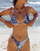 immagine del top bikini Pami in blu astratto e floreale