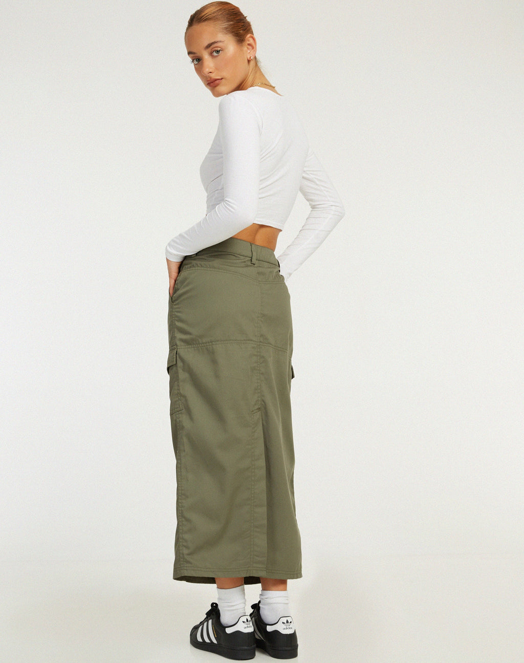 Widya - Gonna midi cargo in oliva scura