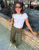 immagine di Shyla Cropped Tee in bianco con cuciture nere