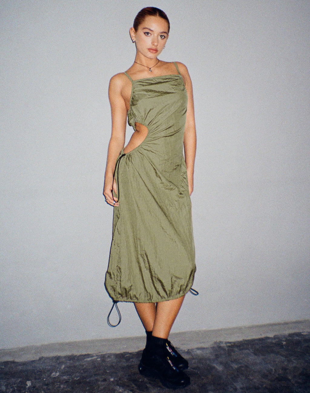 Daichi - Vestito midi tagliato in verde argento