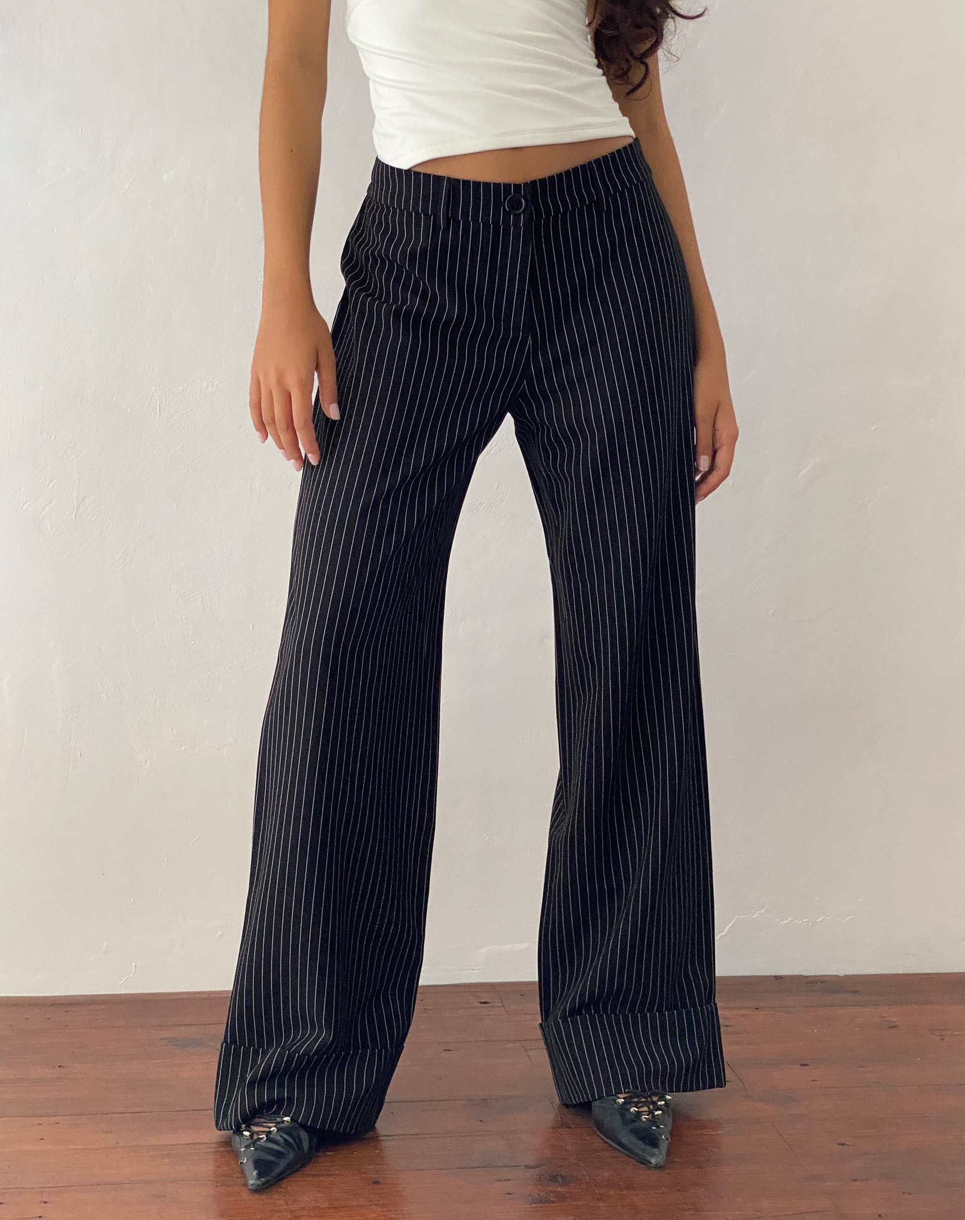Immagine di Abba Pantaloni a vita bassa in gessato nero Sartoria