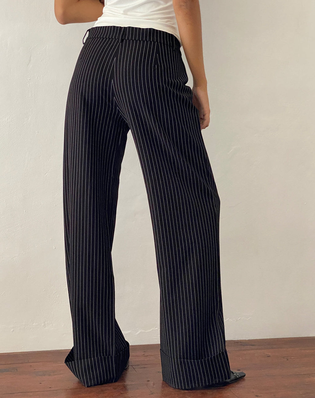 Abba - Pantaloni a vita bassa in gessato nero - sartoriali