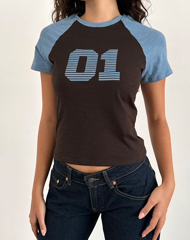 Tee Agneta in combinazione marrone cioccolato e blu cenere