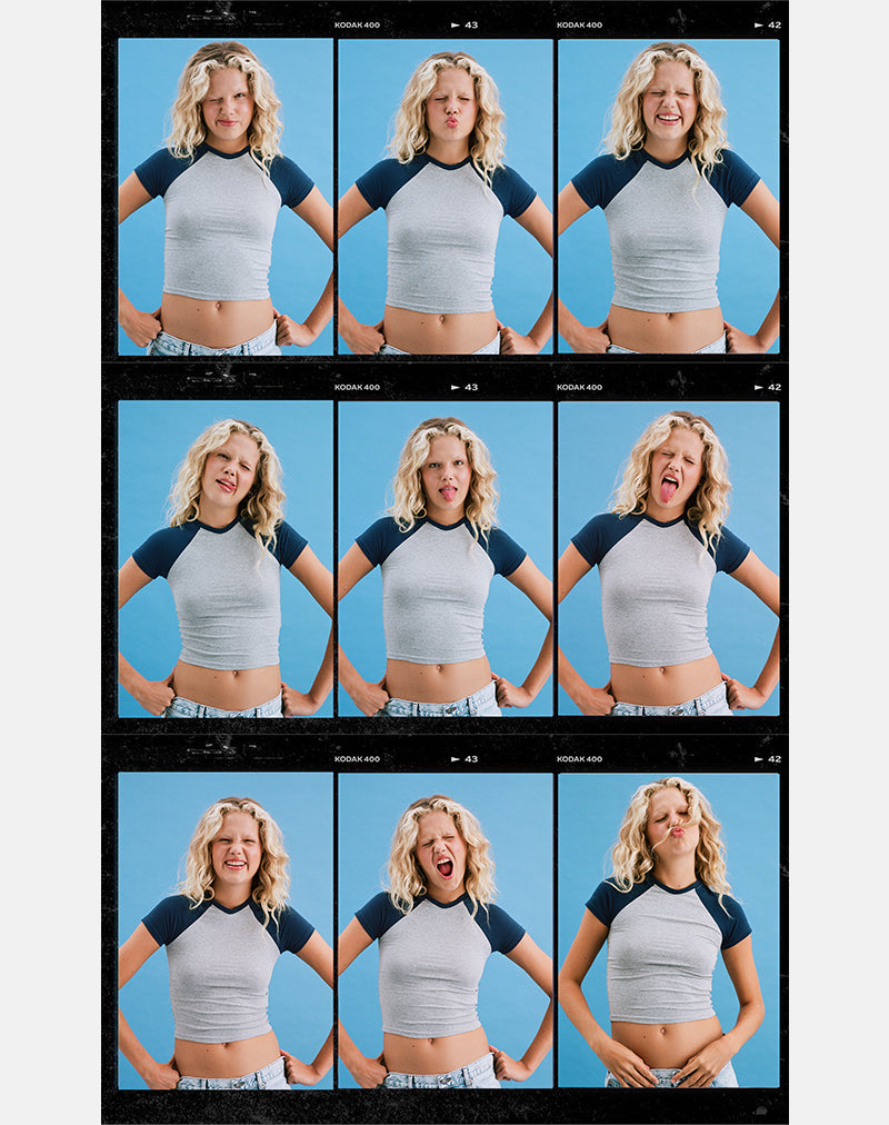 Immagine della maglietta Agneta nella combinazione grigio melange e blu navy