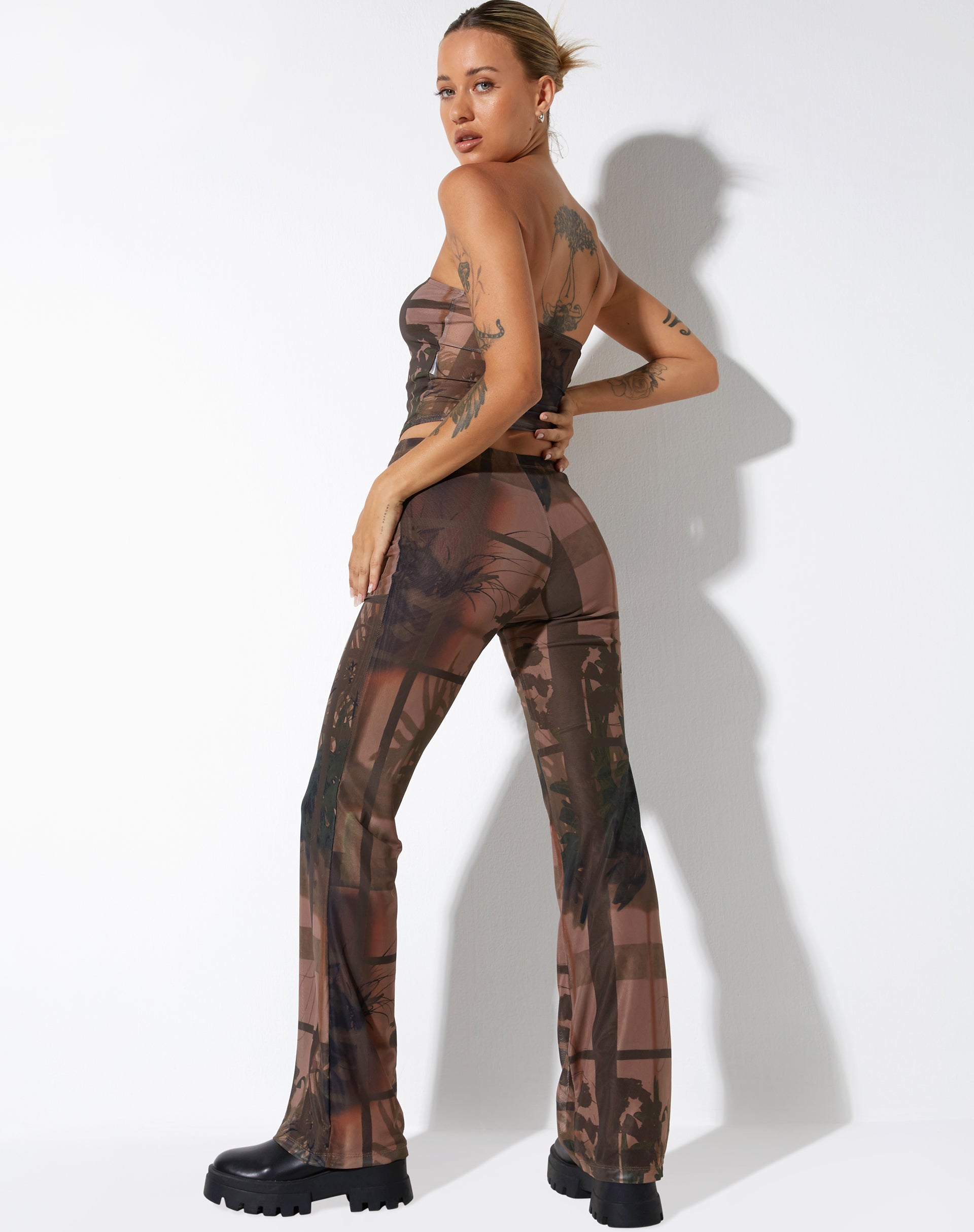 immagine di Agosta Flare Trouser in Photo Brown