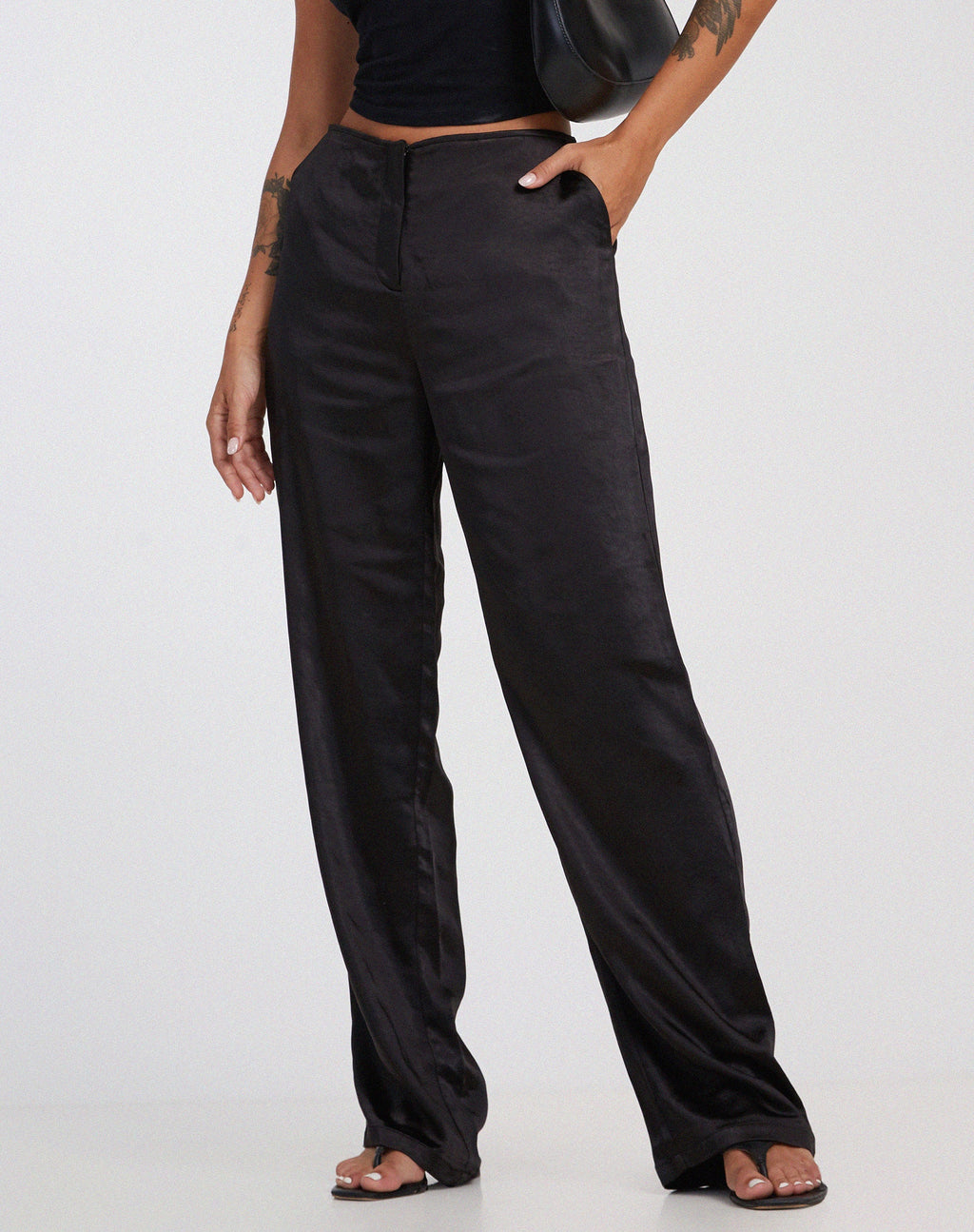 Pantaloni Akuna a gamba larga in raso nero