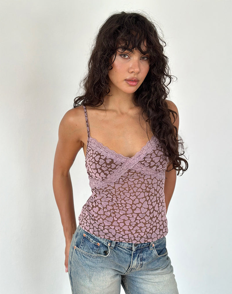 Immagine di Alcesta Top in maglia flock marrone con stampa cuore rosa