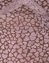 Maglia flock marrone con stampa cuore rosa