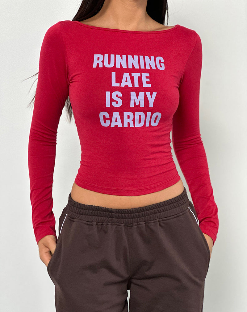 Top a maniche lunghe Amabon in rosso Adrenaline con slogan Running Late