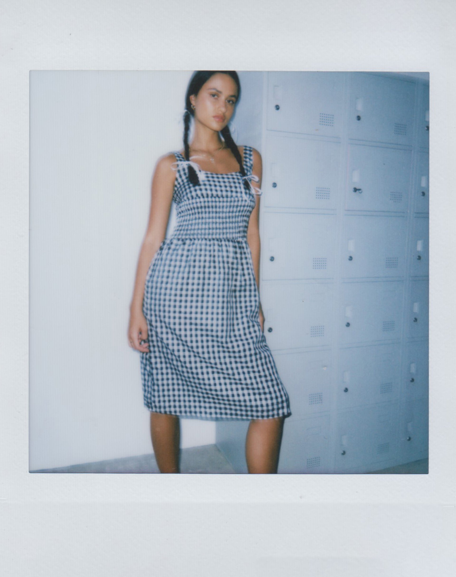 Immagine di Ambrose Midi Dress in Gingham bianco e nero