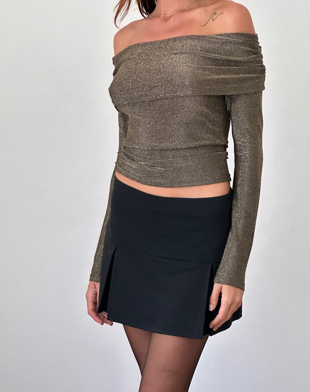 Andi - Top Bardot a maniche lunghe in lurex oro