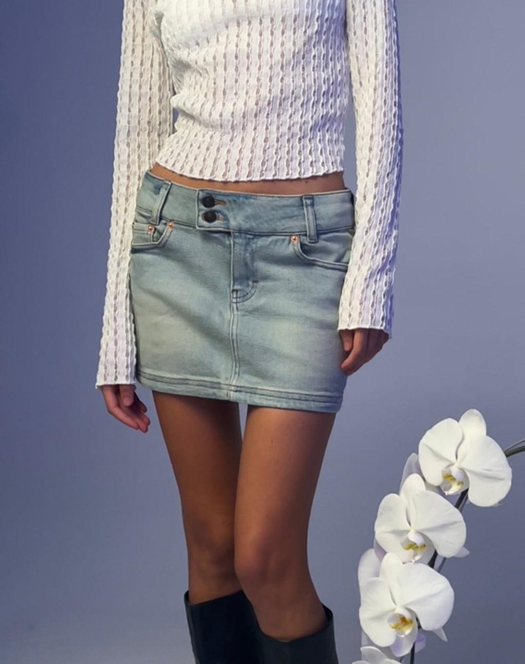 Minigonna di jeans a vita bassa in Super Bleach