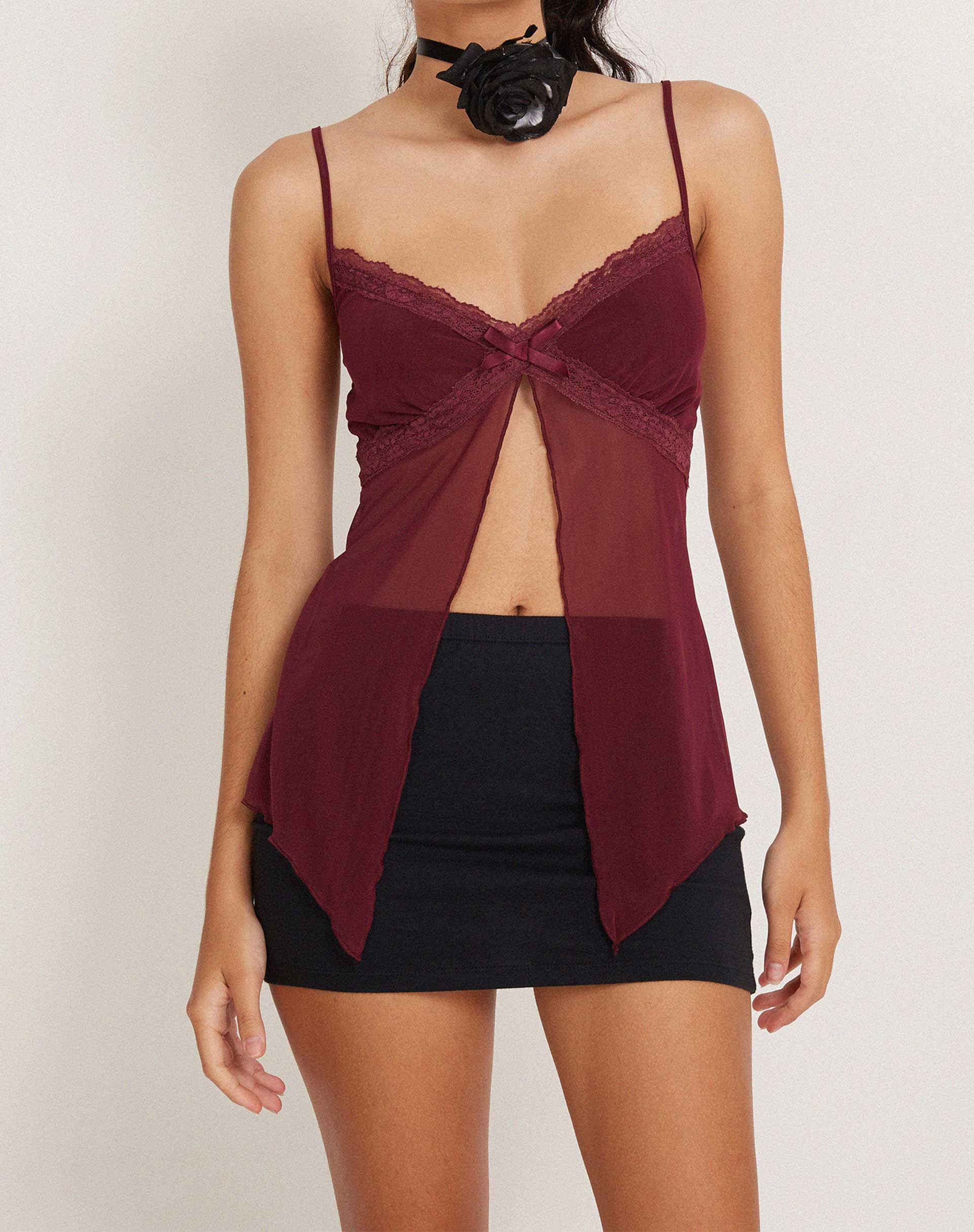 immagine di Ariela Butterfly Top in Borgogna