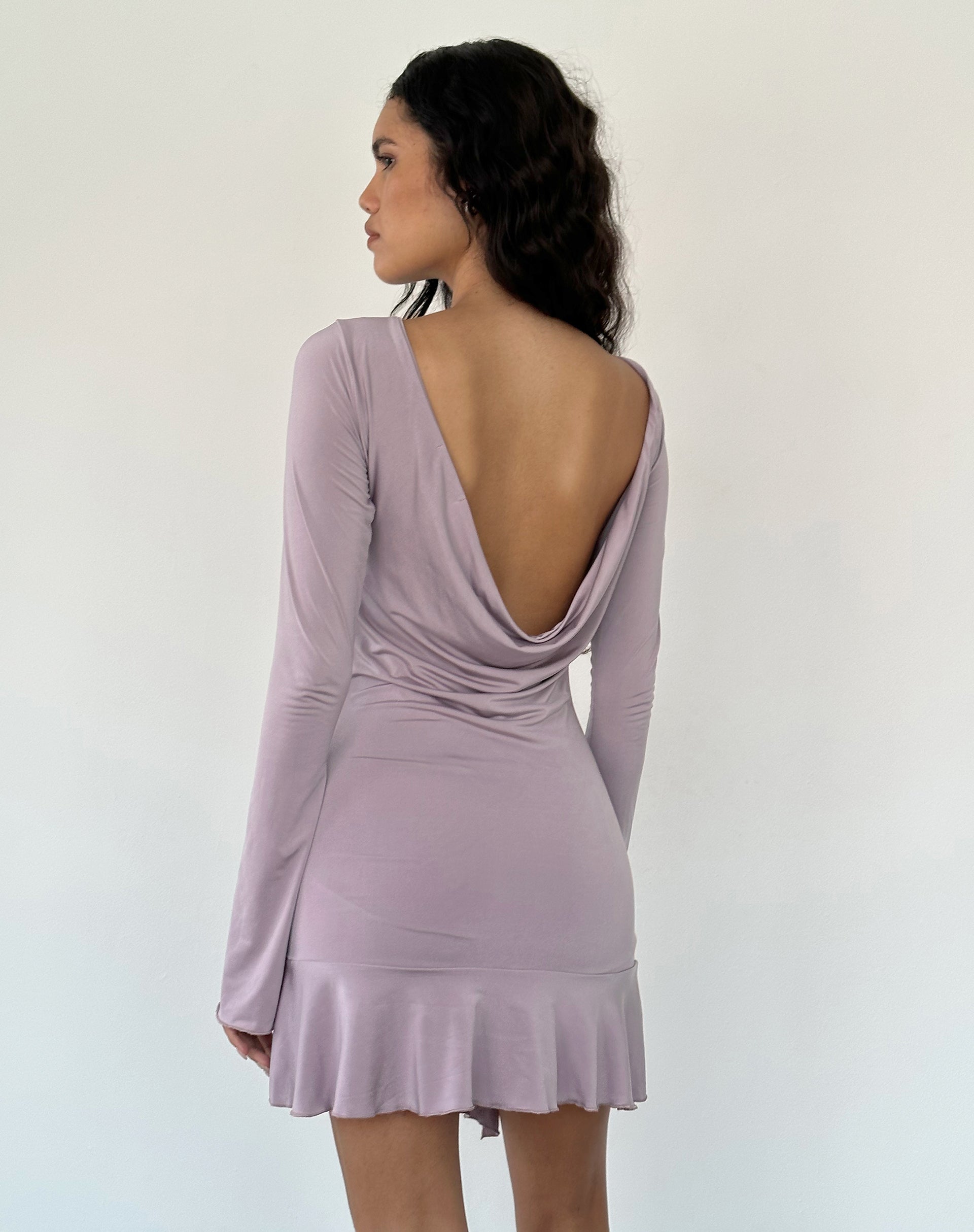 Immagine di Arwen Backless Ruffle Mini Dress in Slinky Mauve