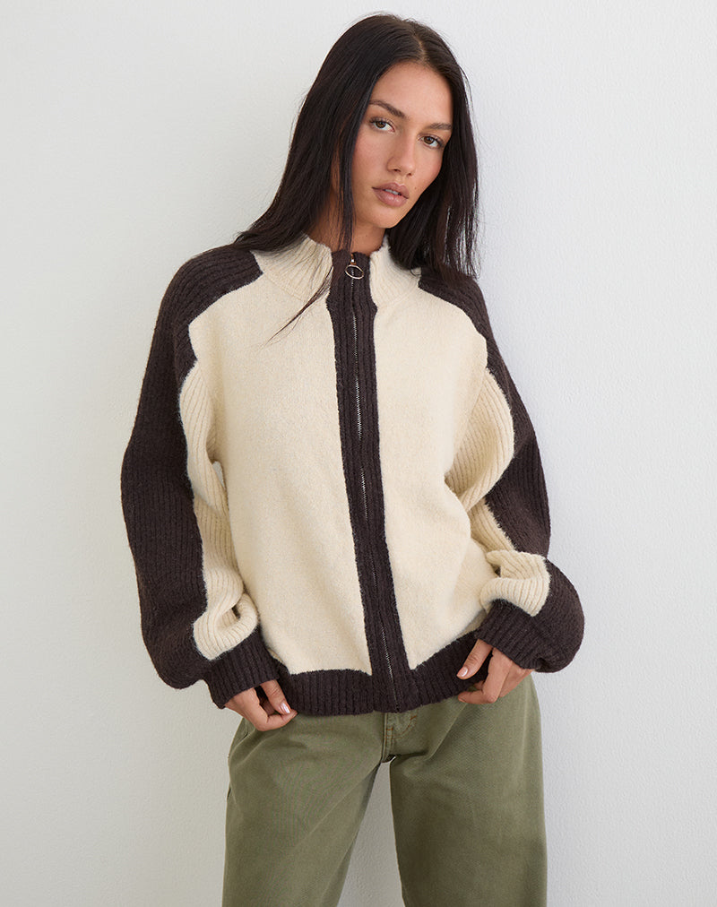 Immagine del maglione Asrar in maglia color crema e marrone
