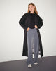 Immagine di Assa Trench Coat nero con fodera a righe