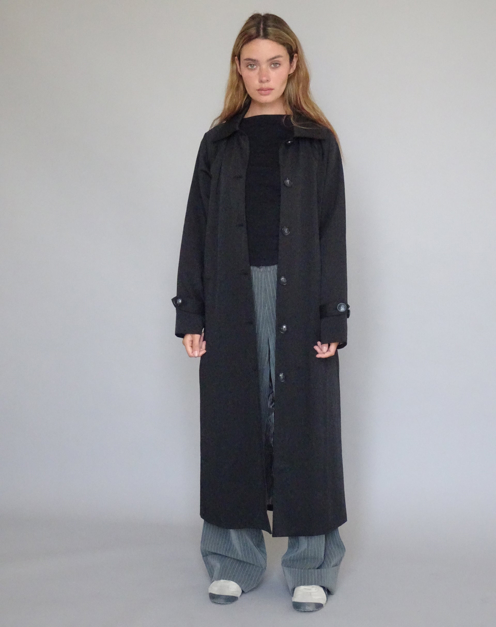 Immagine di Assa Trench Coat nero con fodera a righe