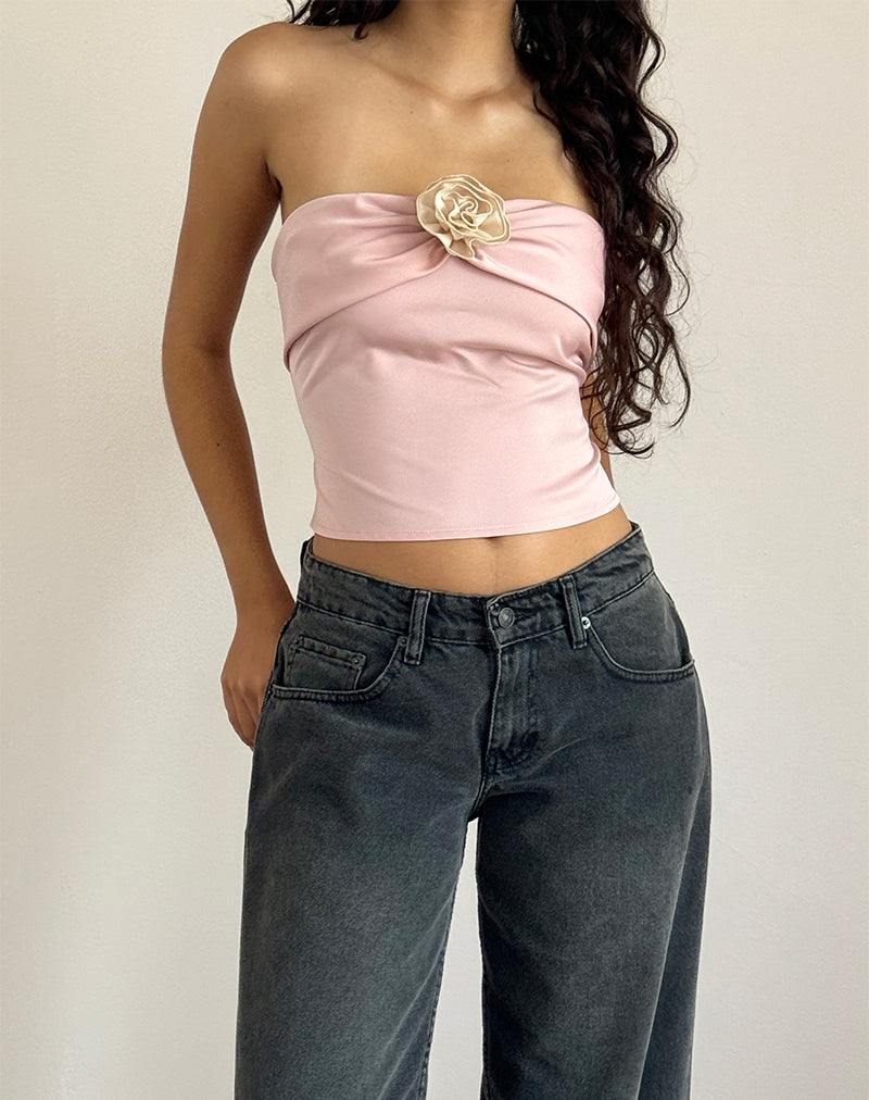 Immagine di Astrum Top a fascia in raso rosa con rosa avorio