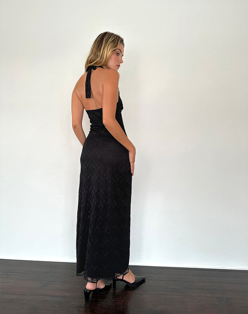 Maxi abito Atma in pizzo Canina nero, con scollo a mezzaluna