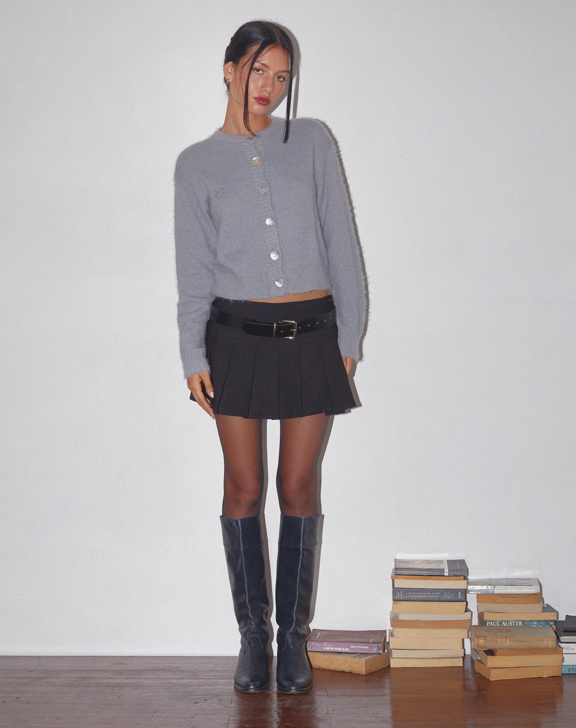 Immagine del cardigan Audrina in maglia morbida grigio