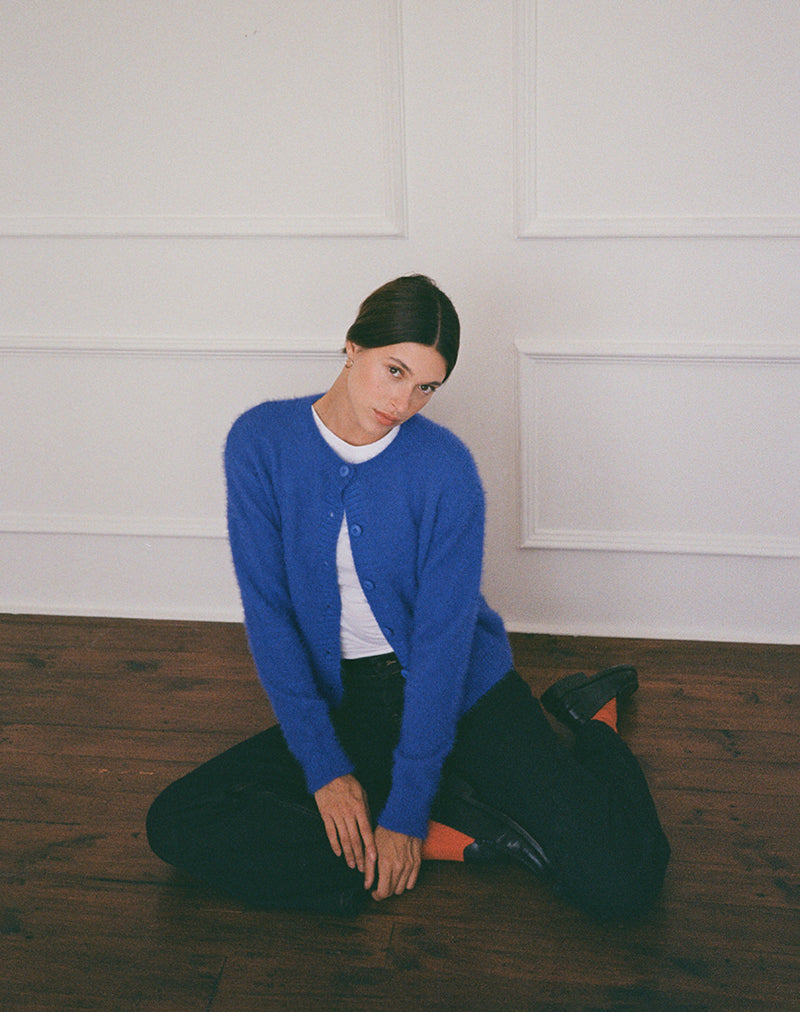 Immagine del cardigan Audrina in morbido blu cobalto