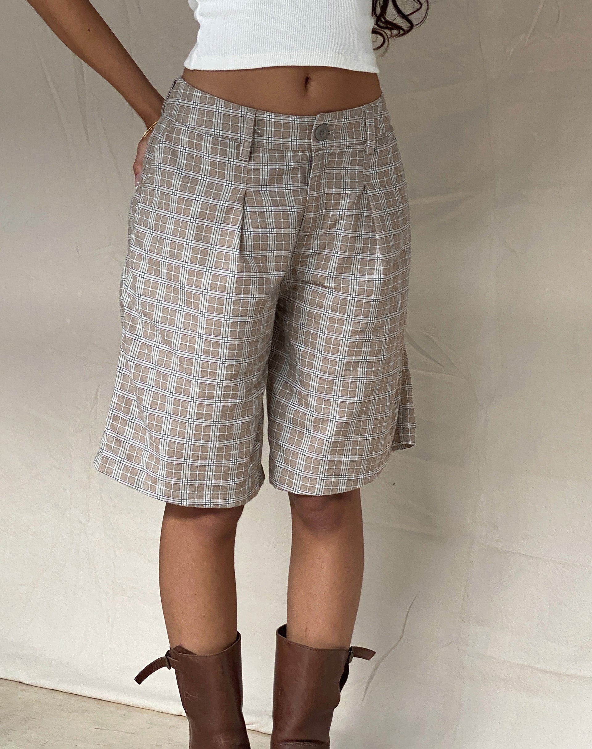 immagine di Gail Longline Shorts in Taupe Check