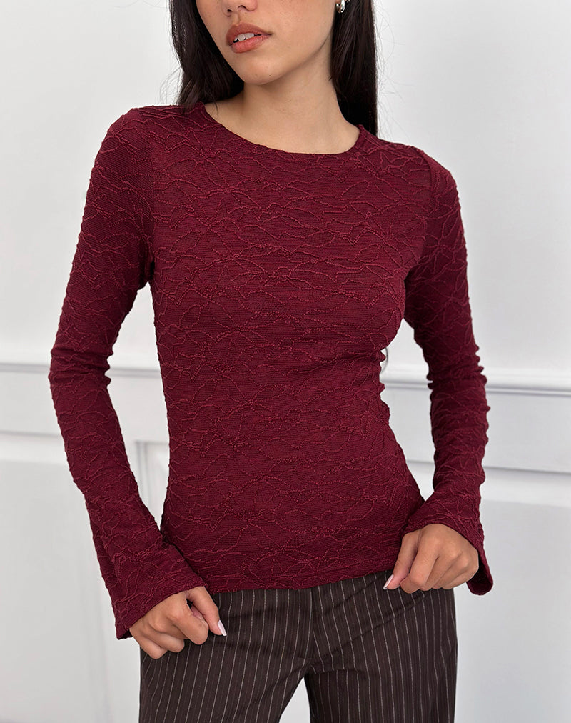 Top asimmetrico Aven in maglia testurizzata rossa