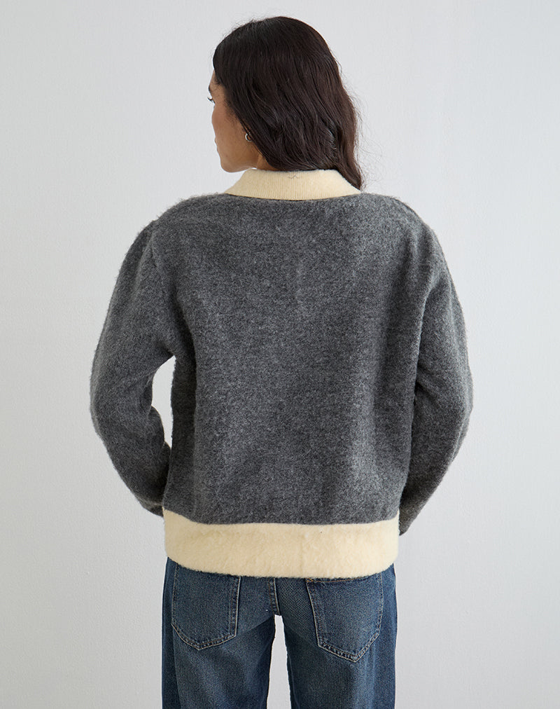 Immagine del maglione Balamoa in maglia grigio e crema
