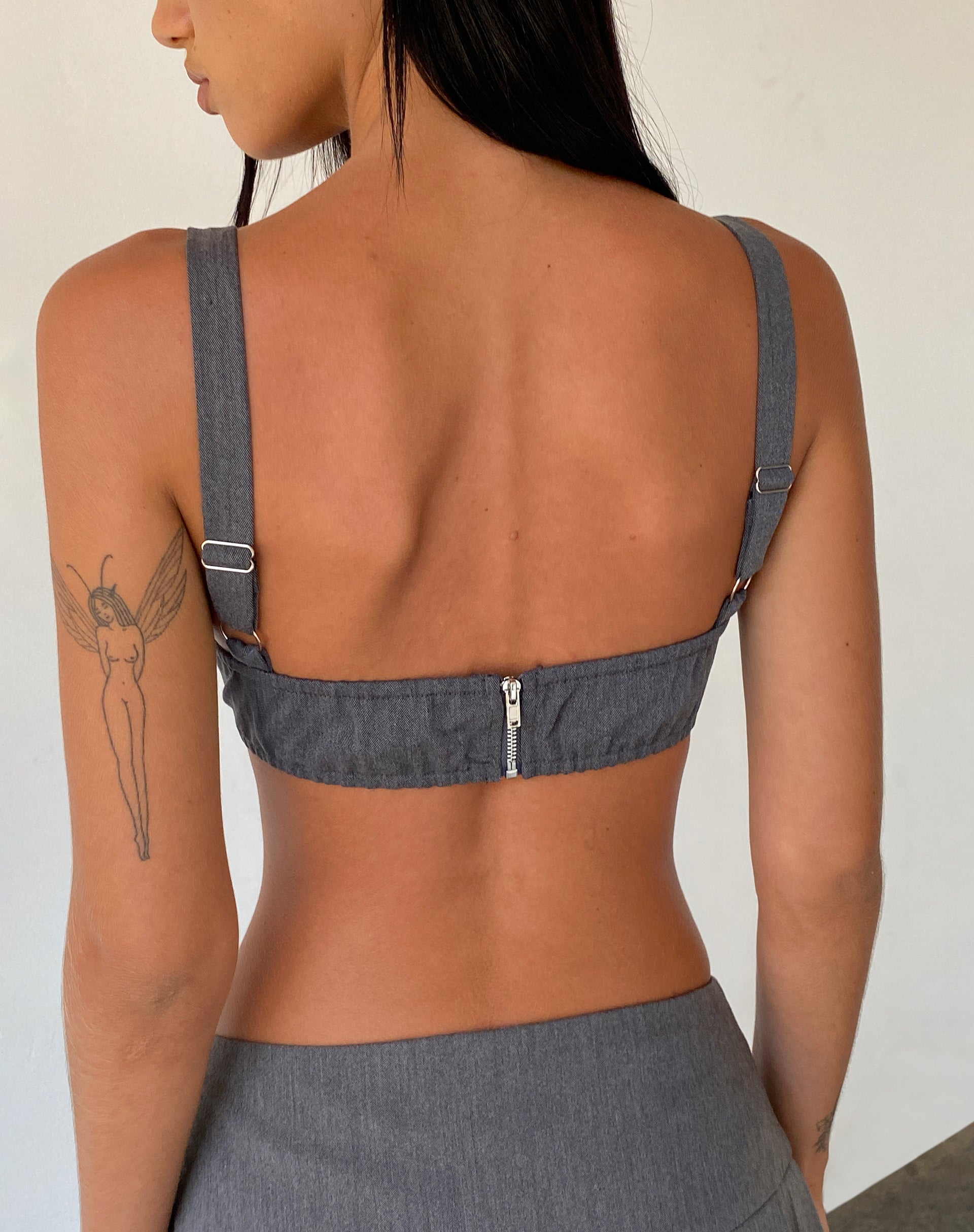 Immagine di Belva Bralette in Charcoal sartoriale