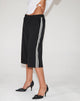 Immagine di Benno Pantaloncini a 3/4 in nero con striscia laterale bianca