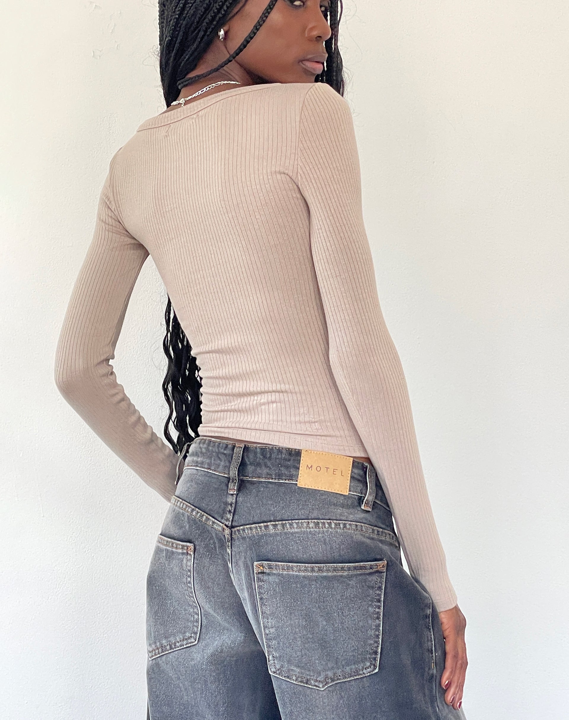 Immagine di Binlo Extra Long Sleeve Top in London Fog