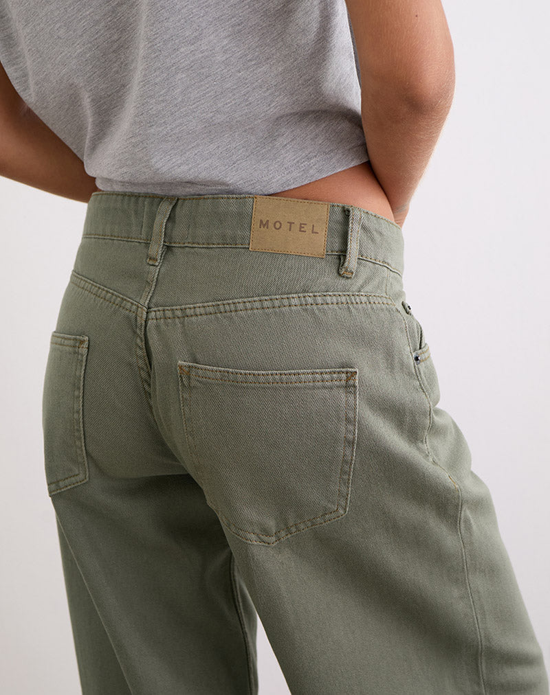 Immagine di Jeans larghi a vita bassa in verde felce