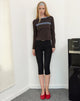 Immagine di Bonjita Top in marrone cioccolato con rilegatura a due strisce blu cenere