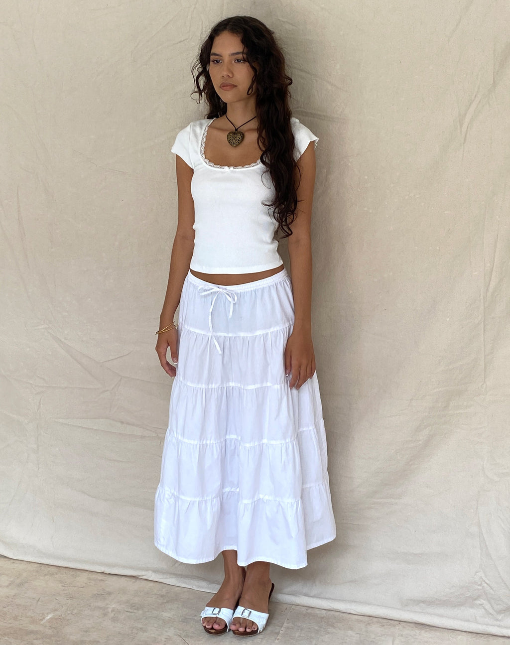 Bovillo - T-shirt con bordo in pizzo a coste in bianco sporco