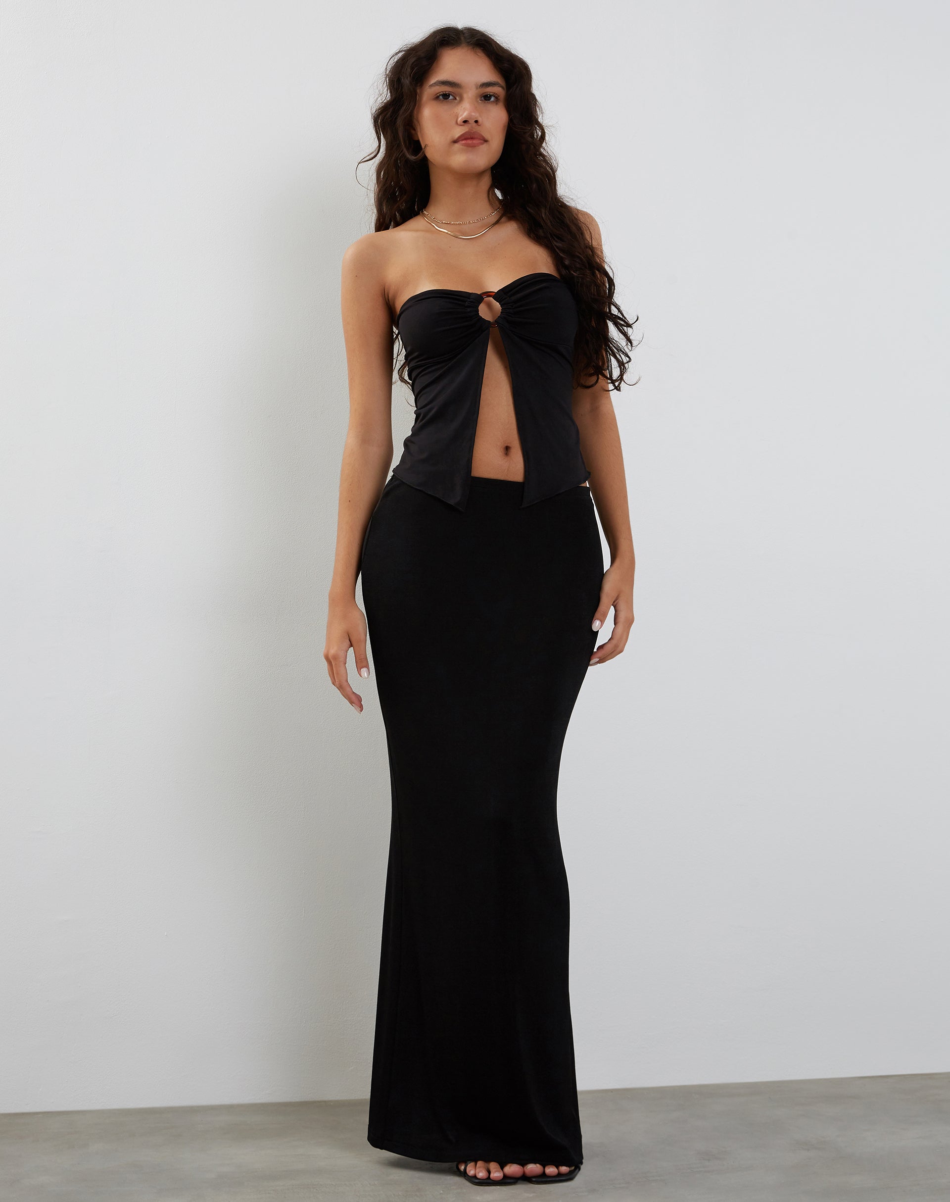Immagine di Brea Bandeau Top in Nero Slinky