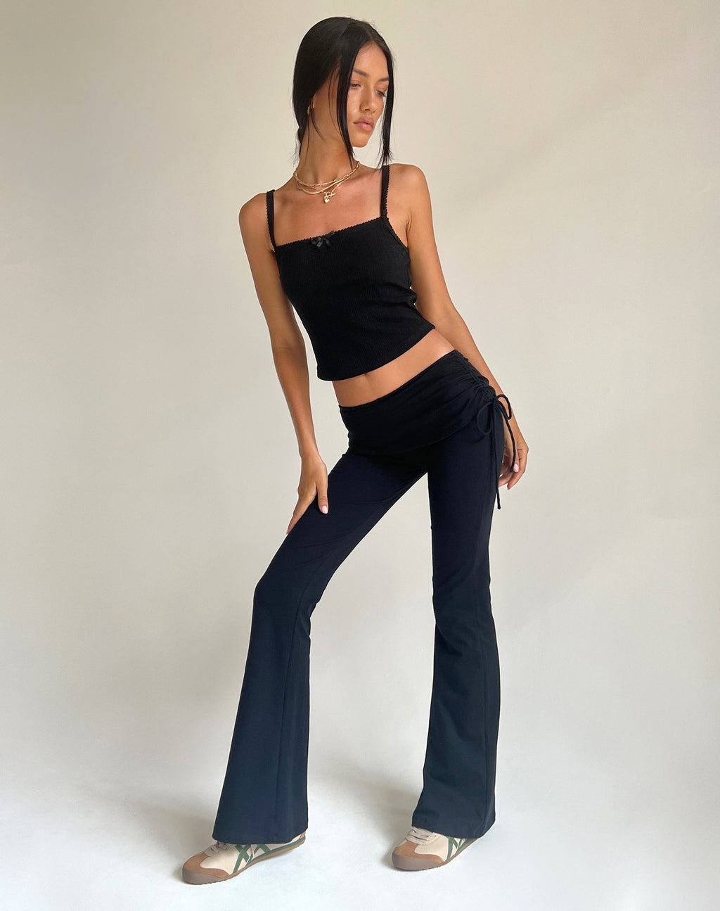 Pantaloni svasati in jersey Jacie in nero